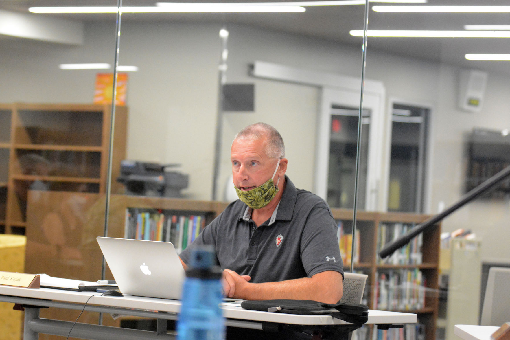 Baraboo reconsiders school reopening plan